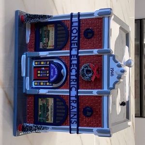 Department 56 2202 Snow Village Lionel Electric Train Shop